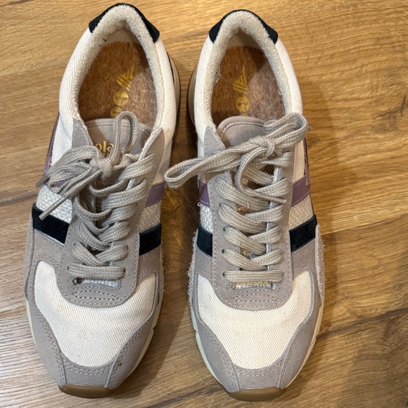 Gola Women’s Sneakers in Beige and Navy - Picture 9 of 10